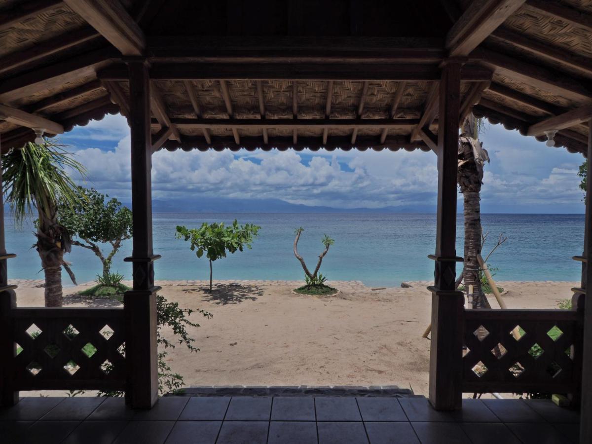 Blue Harbor Beachfront Villas & Resto Ped Екстер'єр фото